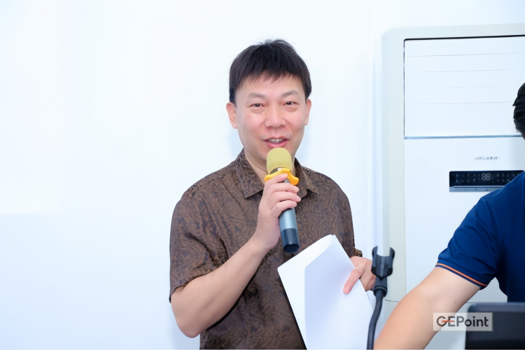 入戶門(mén)合頁(yè) 行業(yè)研討會(huì)專(zhuān)家